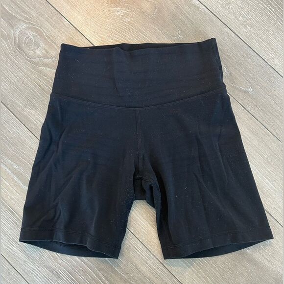 TnaBUTTER™ | Atmosphere Hi-Rise 7" Bike Shorts - Picture 7 of 9